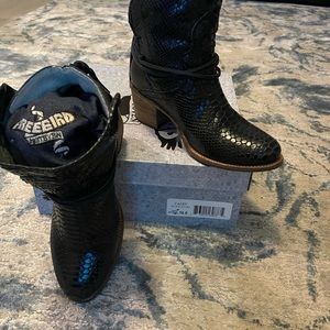 Black Snake size 10 Casey By Freebirds original box and packaging…